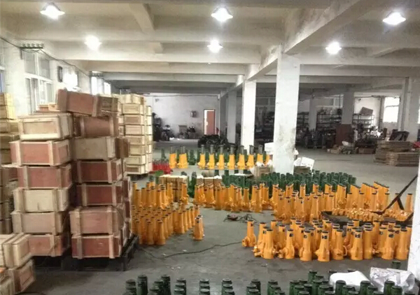 千斤顶库房打包前夕